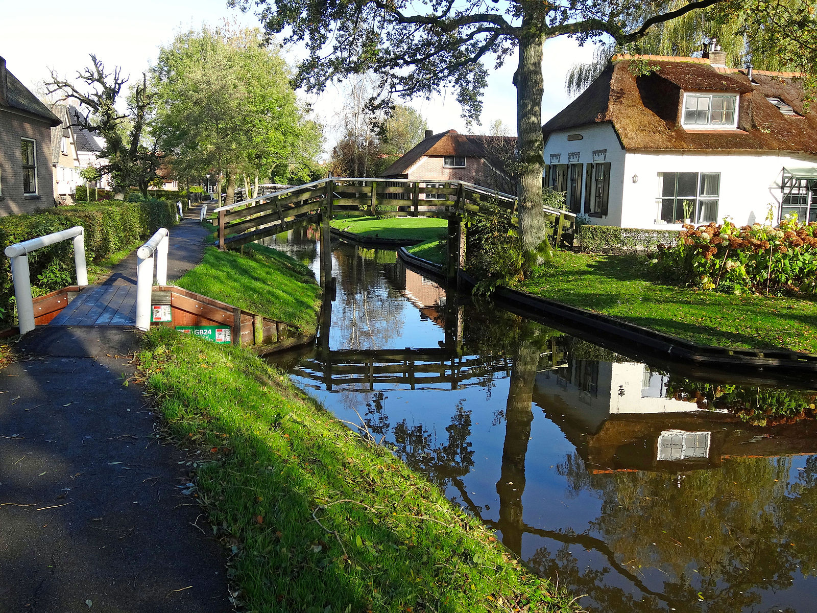 20131030_Giethoorn_Binnenpad.jpg