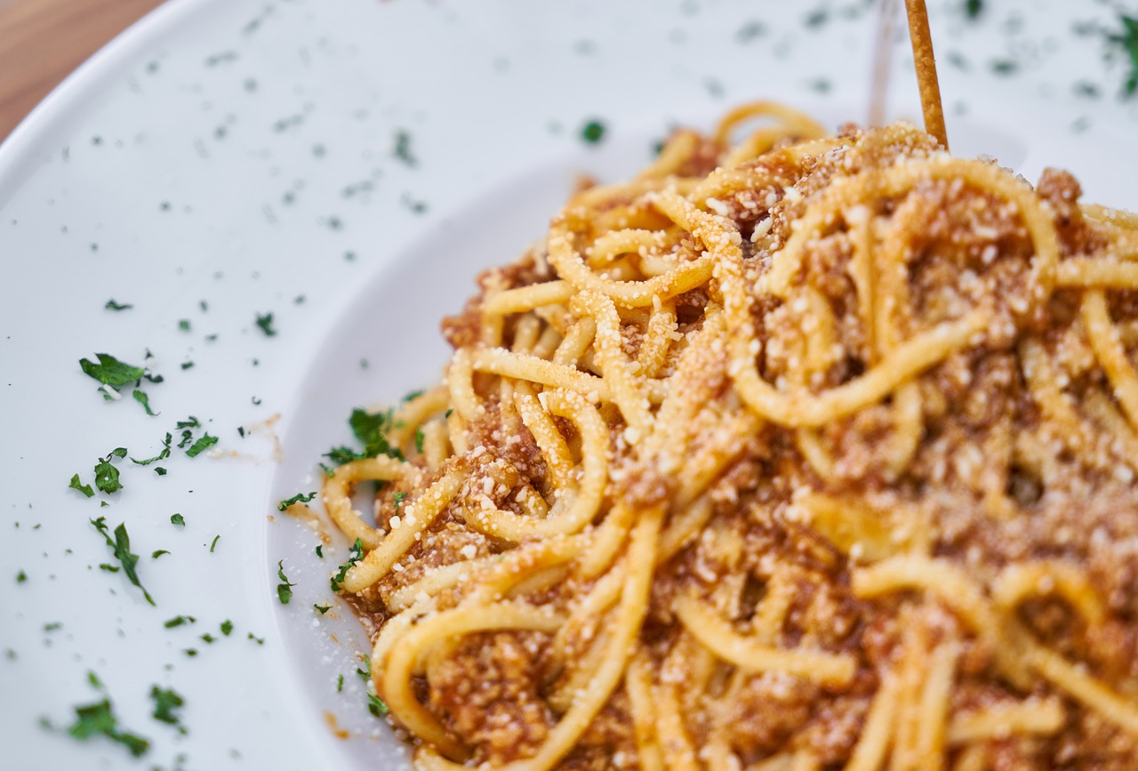 Dough-Italian-Sauce-Italy-Plate-Pasta-Table-2956726.jpg