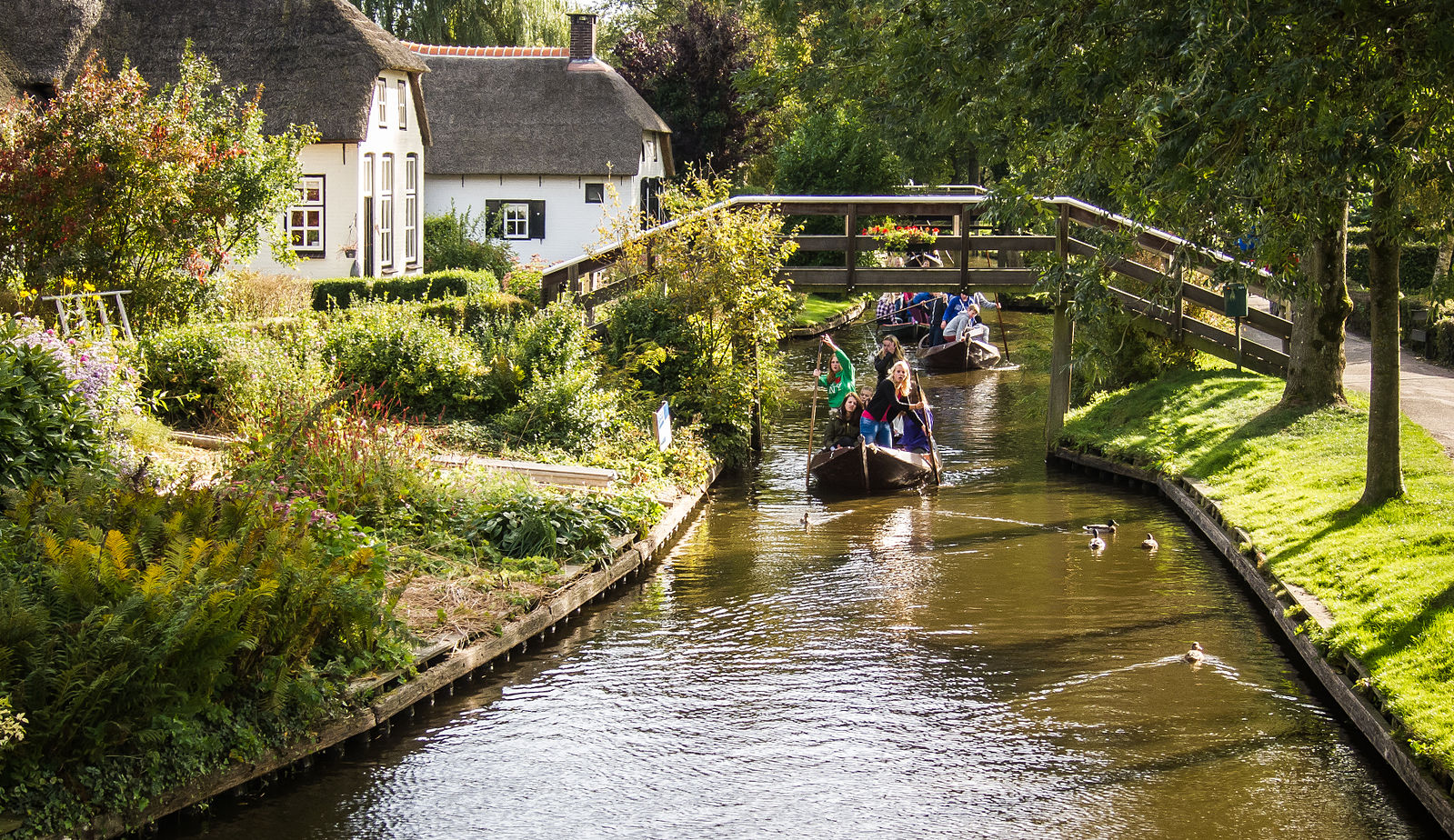 Giethoorn_Netherlands_flckr02.jpg