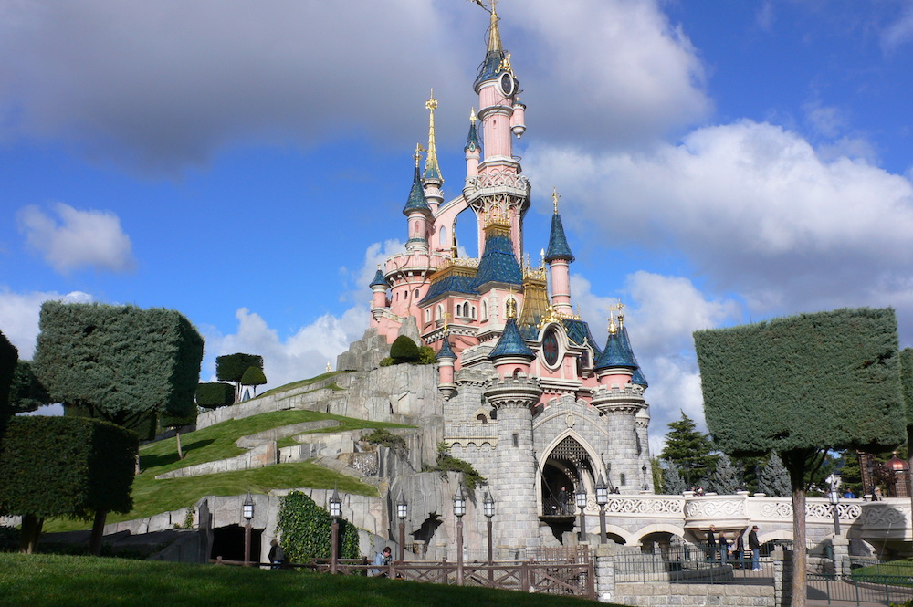 Sleeping_Beauty_Castle,_Disneyland,_Paris.jpg