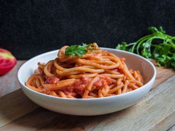 La ricetta PERFETTA della pasta al pomodoro, cremosa e sana