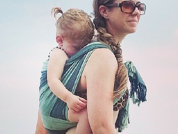 Toddlewearing: come portare un bimbo grande