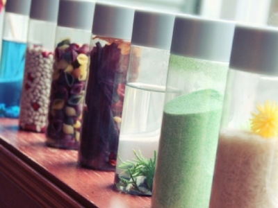 Come creare una bottiglia sensoriale