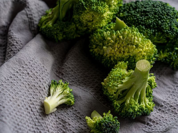 Ma i broccoli crudi si possono mangiare?