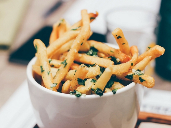 Chips di farina di ceci e rosmarino