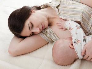 Le mamme sono stanche: un bel biberon di latte artificiale così ti dorme tutta la notte?