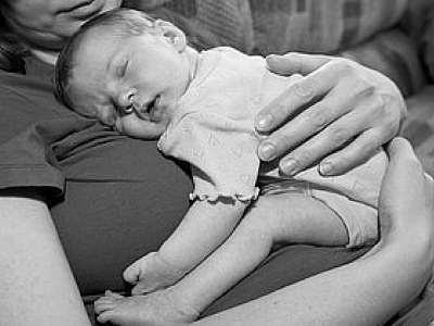 Qual è la posizione che previene il pianto?