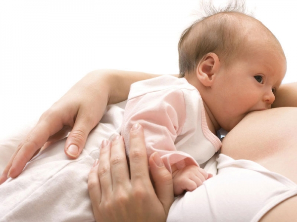 Come faccio a capire nei primi 40 giorni se basta il mio latte?