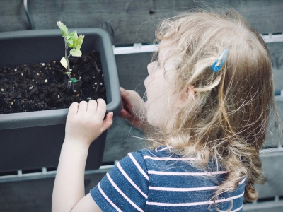 Le attività Montessori in giardino