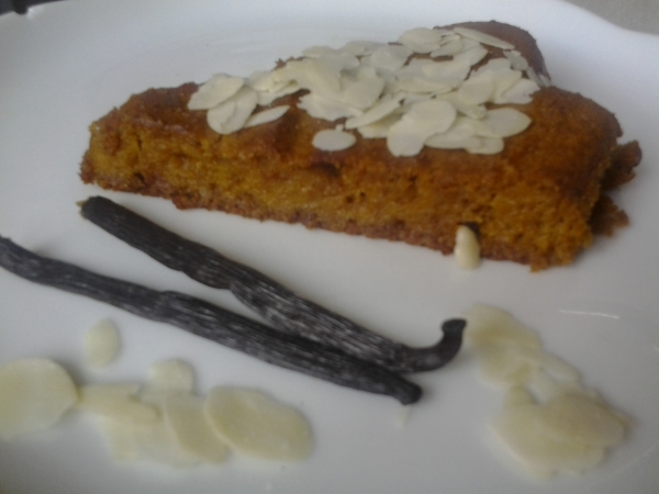 Torta di mandorle e carote