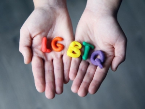 “Sono gay”: come supportare il coming out di un figlio o di una figlia?