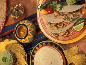 Tortillas, tacos, nachos, burritos, fajitas, empanadas e enchiladas
