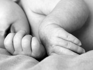 Pelle del neonato a chiazze o marmorizzata? Ecco cosa significa