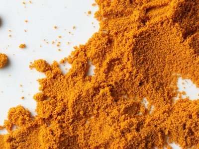 Le proprietà della curcuma e 5 ricette facili per usarla