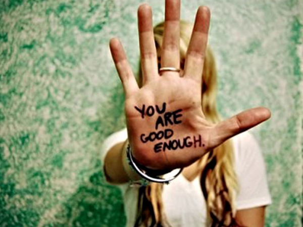 La fiducia in noi stesse ci rende grandi mamme: 5 frasi positive