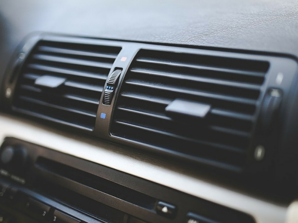 I rimedi omeopatici per i raffreddori estivi