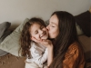 Ma perché il profumo della mamma ci resta nel cuore per sempre? La ragione è scientifica
