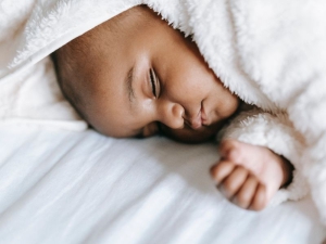Più i neonati dormono, più si abbassa il rischio di sovrappeso