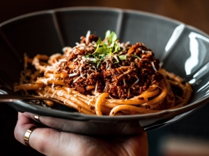 Il ragù vegan di funghi e noci