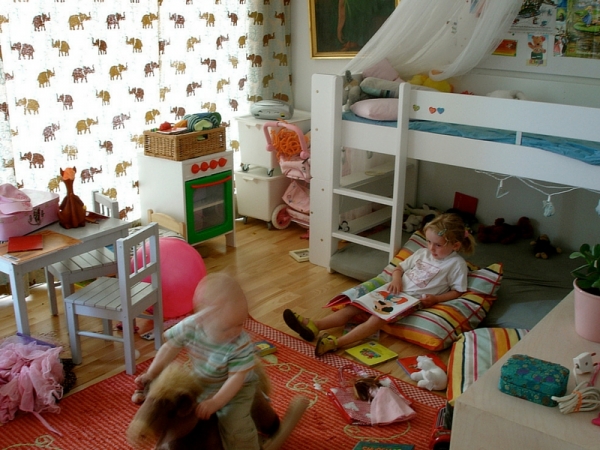 Aiutami a fare da solo: materiali Montessori a casa