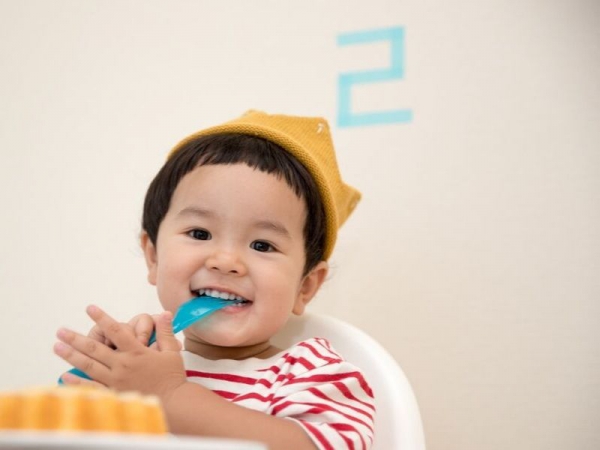 5 idee di giochi Montessori per bambini di 2 anni