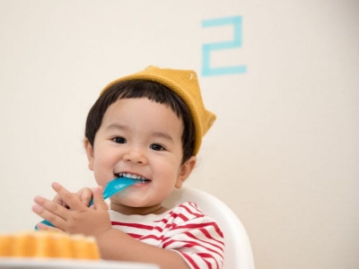 5 idee di giochi Montessori per bambini di 2 anni