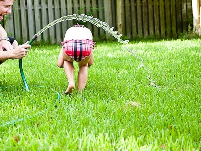 10 giochi d'acqua da fare in estate con i bambini