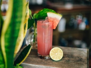 Il cocktail analcolico all'anguria perfetto per l'estate