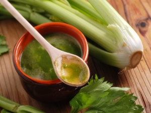 Zuppa di sedano e basilico