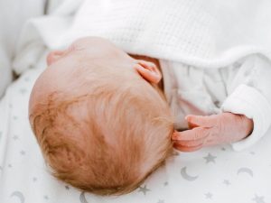 Come pulire le orecchie del neonato: una piccola guida