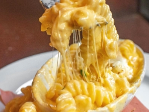 Pasta provola e patate: la ricetta napoletana