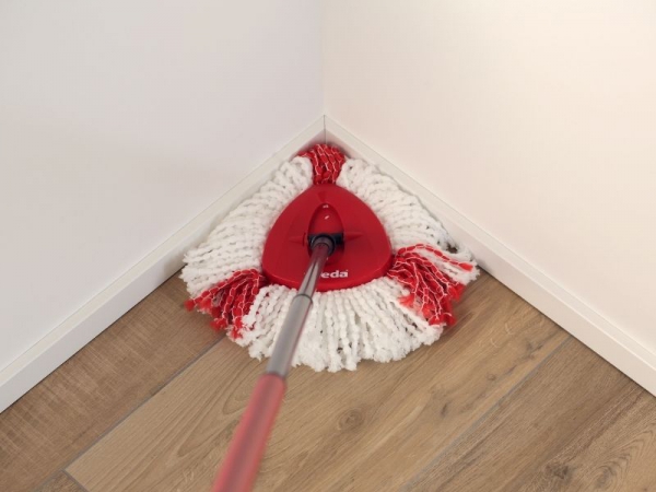 Come igienizzare i pavimenti senza prodotti nocivi per lasciare che i bimbi giochino in sicurezza