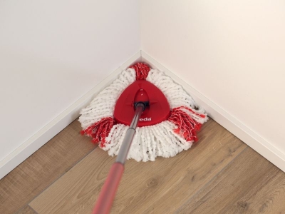 Come igienizzare i pavimenti senza prodotti nocivi per lasciare che i bimbi giochino in sicurezza