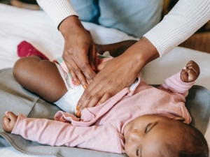 Baby Massage: i rischi degli oli per la pelle dei neonati