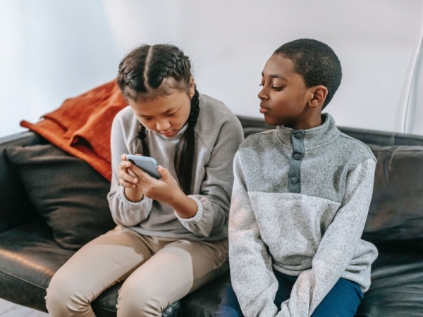 Perché dovremmo parlare del porno ai nostri figli (adolescenti e non)