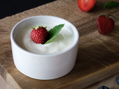 Yogurt vegetale fatto in casa: la ricetta senza yogurtiera