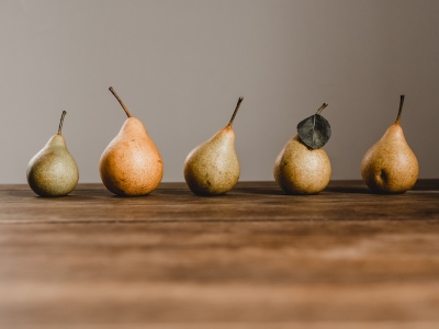 Le proprietà e i benefici della pera, frutto autunnale goloso e amato