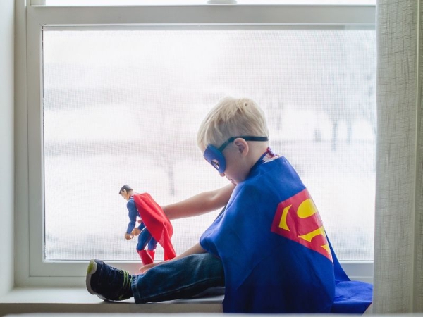 Supereroi: sai perché piacciono tanto a bambini e bambine?