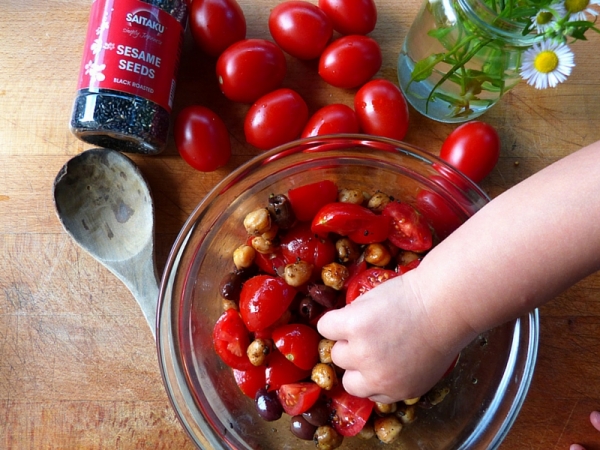 Pomodori, ceci e olive